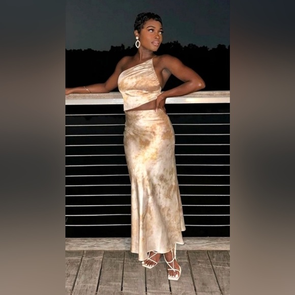 🆕 ZARA CUT OUT SATIN EFFECT PRINTED DRESS | 8028/435 - Picture 3 of 10